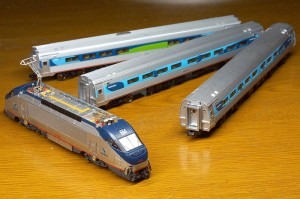 Bachmann HHP-8 Amtrak model with Amfleets